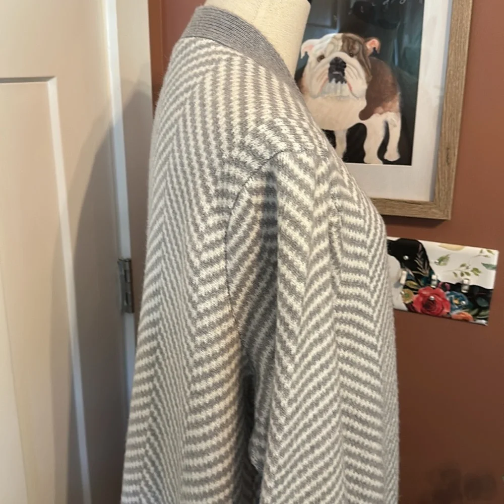 Torrid Gray & white Chevron pockets Long open front  duster 1 (14) cardigan